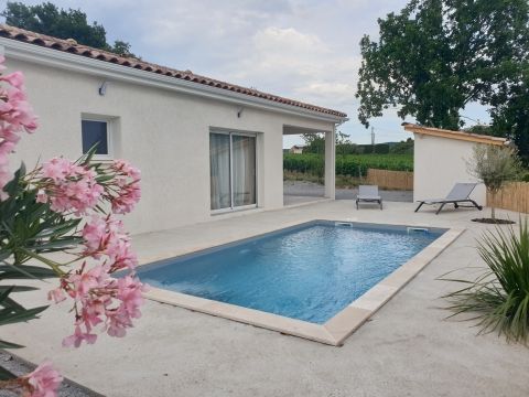 terrasse+piscine privée Balazuc